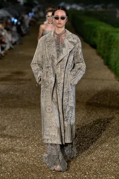 Look 35